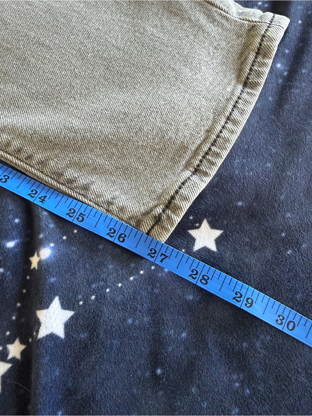 Levi's Wedgie Straight Jeans in Light Gray - Picture 6 of 10